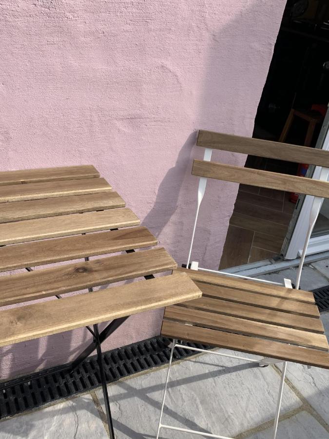 Min-Y-Fford Sleeps 6 Plus Pet Newport  Eksteriør bilde