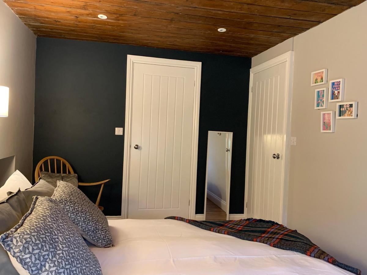 Min-Y-Fford Sleeps 6 Plus Pet Newport  Eksteriør bilde