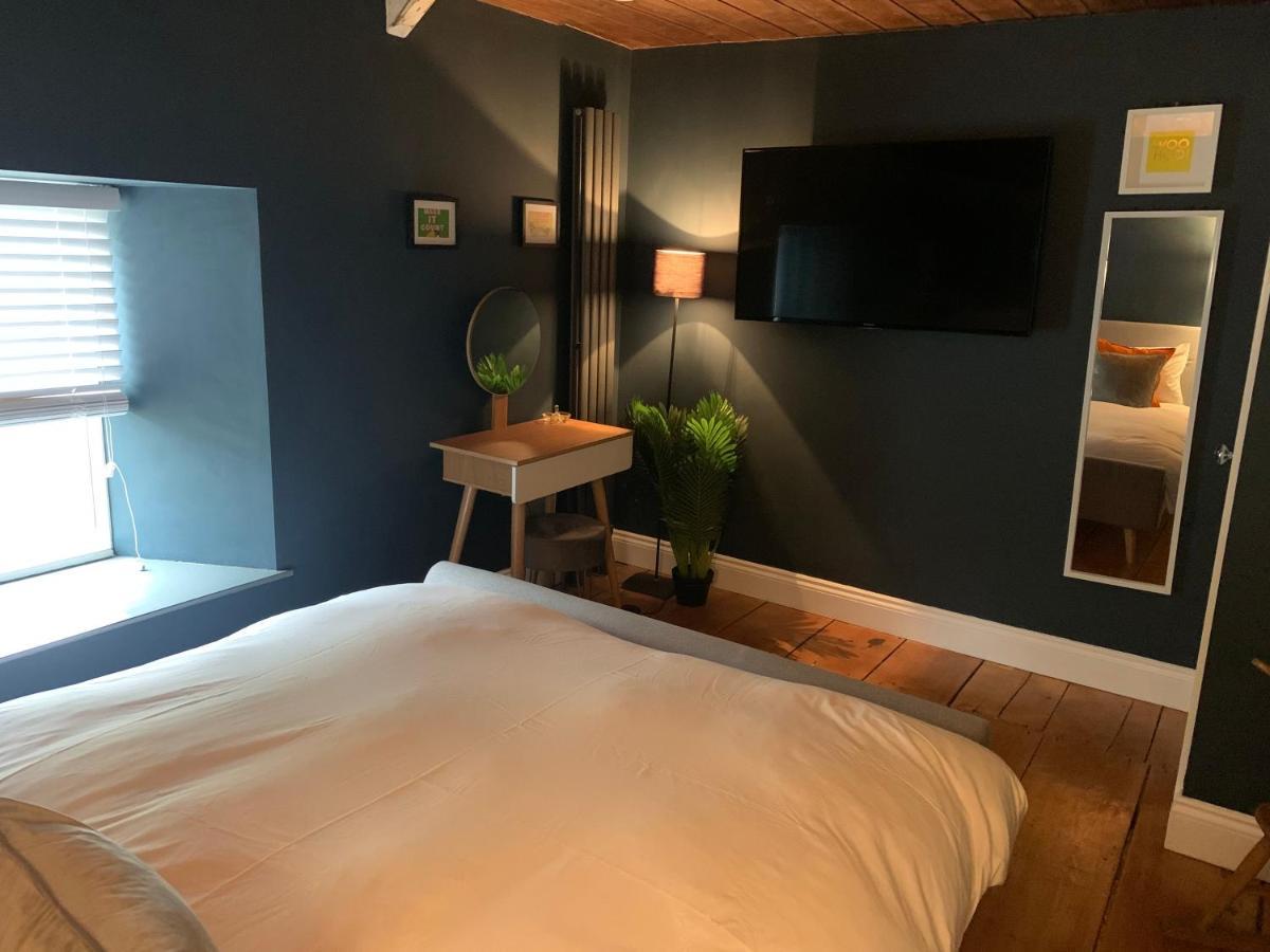 Min-Y-Fford Sleeps 6 Plus Pet Newport  Eksteriør bilde