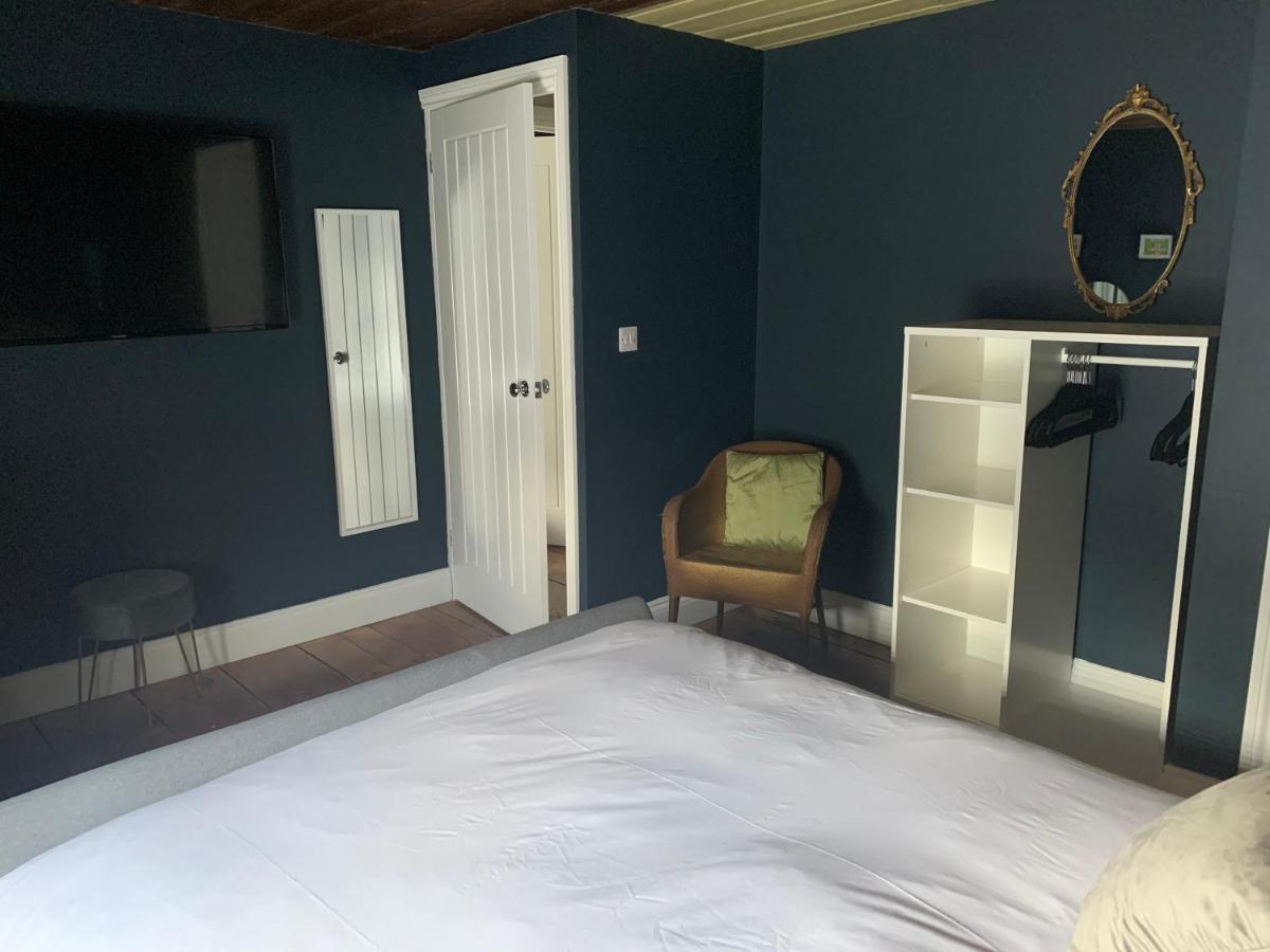 Min-Y-Fford Sleeps 6 Plus Pet Newport  Eksteriør bilde