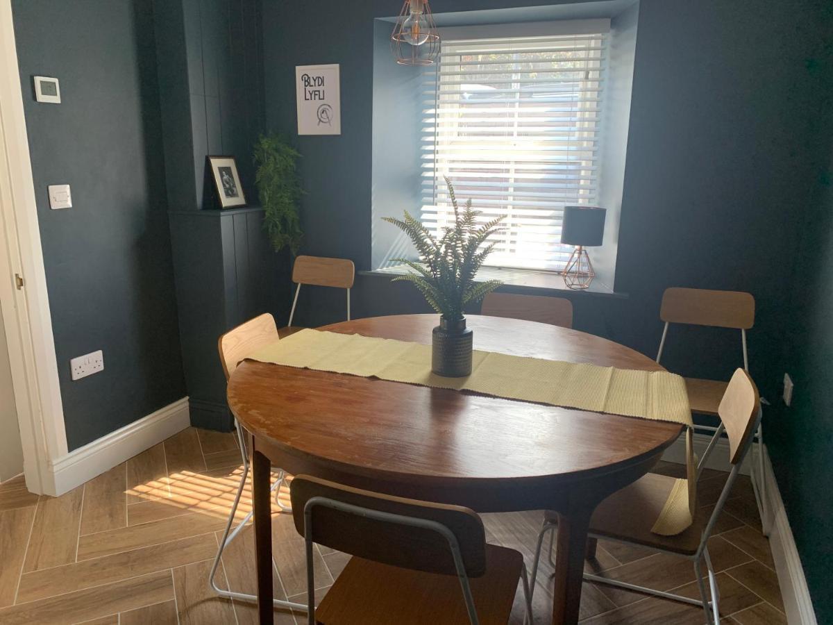 Min-Y-Fford Sleeps 6 Plus Pet Newport  Eksteriør bilde